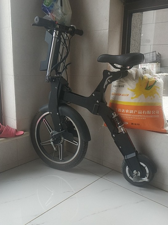 tomini葫芦车电动自行车 续航里程：2...