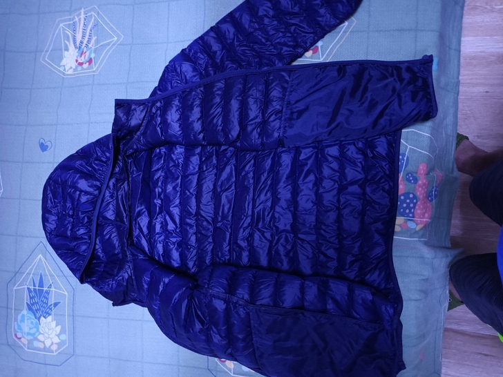 户外轻薄羽绒服，男士。就穿过一次。全新，又...