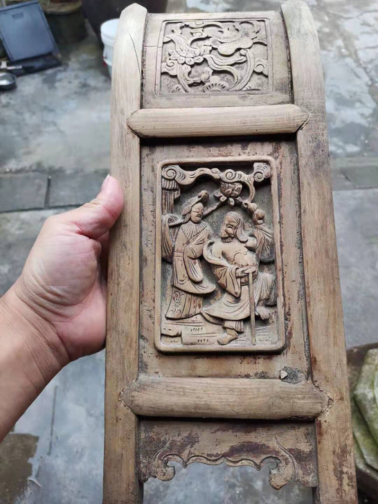 下乡收到老木雕人物板一块，200包邮