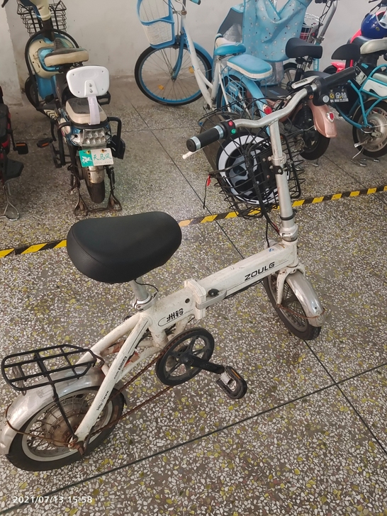 可折叠电动车，现在充一次电可续航8公里左右...