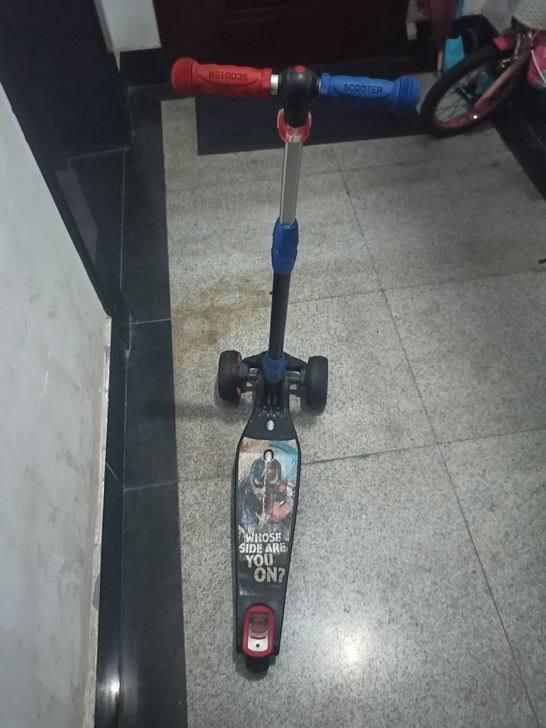 滑板车，买来300多，现在便宜除出了，适合...