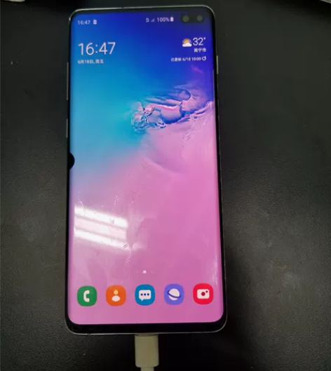 三星Galaxy S10+三星Galaxy...