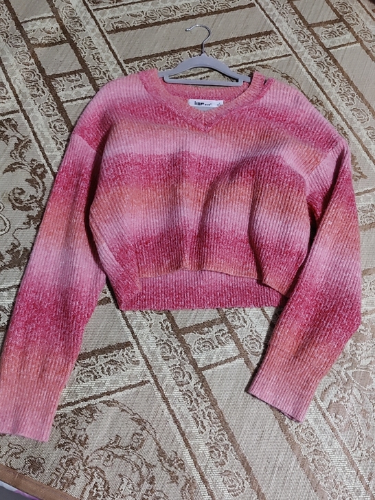 爱依服毛衣