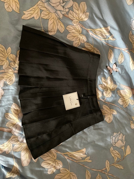 制服群，一次没穿过，l码数，全新，半卖半送...