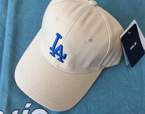 MLB 棒球帽，表收拾家的时候发现前男友送...