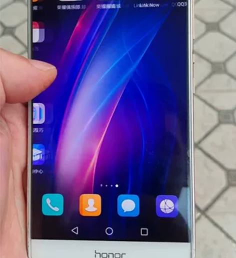 荣耀 V8 ，4+32全网通，触摸灵敏，价...