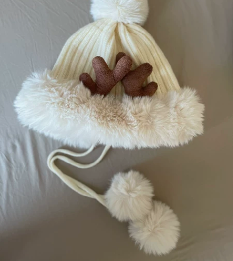 白色针织帽毛毛饰边鹿角帽麋鹿帽带小球系带前...