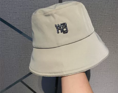 水钻渔夫帽，潮牌。清仓特价包邮#百搭渔夫帽...