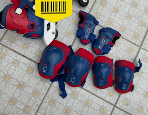 装一整套轮滑保护装备（一对护膝+一对护胳膊...