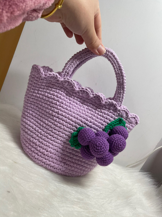 成品钩针手提包