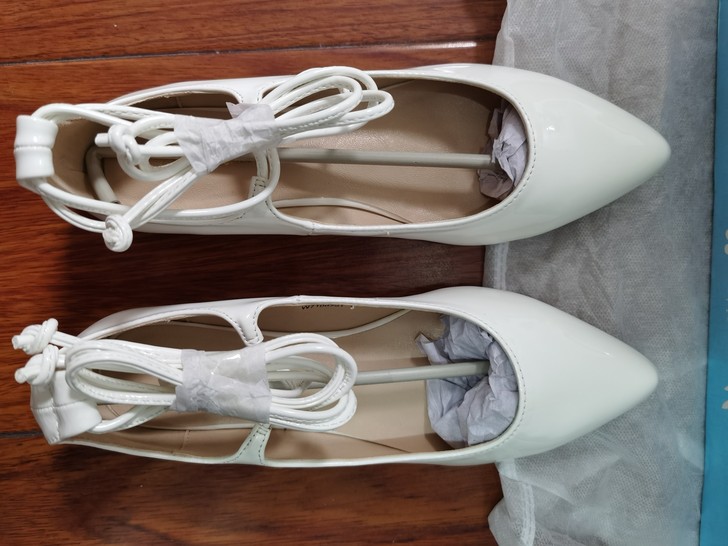 全新涉趣芭蕾浅口白色单鞋