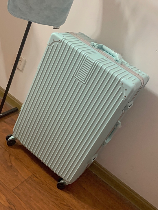 闲置出几个全新铝框款高档行李箱拉杆箱密码箱...