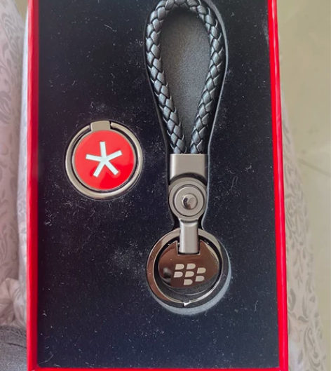 黑莓手机会员尊享礼盒 指环扣和钥匙扣 没用...