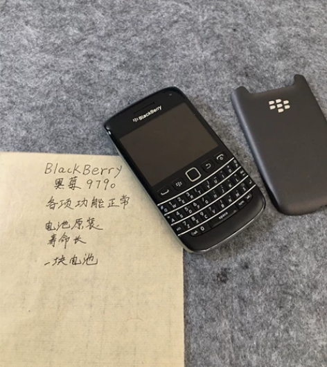 BlackBerry黑莓手机 9790