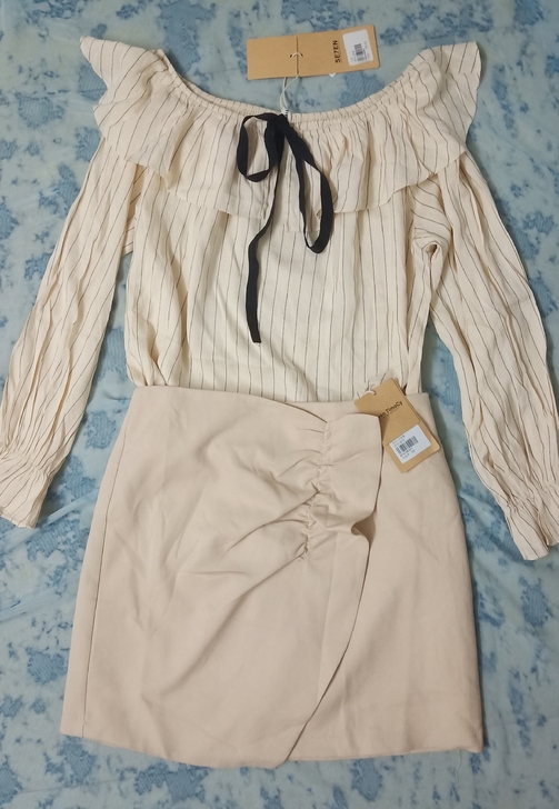 M码全新褶皱卡其半身裙 忍痛割爱我穿太大了...