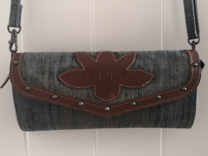 ONLY牛仔包，可斜挎可腋下可手拿，肩带可...