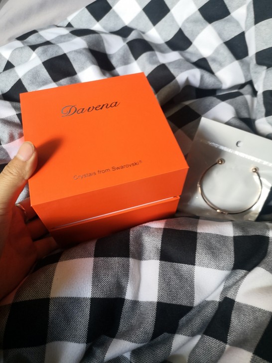 蒂玮娜手表全新出！专柜入的，送手镯，有购物...