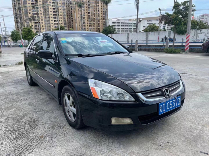 2005年 雅阁七代 2.4 高配 加大屏...