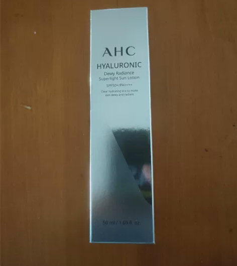 AHC水润防晒 全新未拆封 感兴趣的话点“...