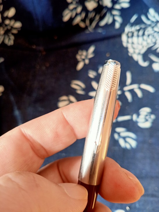 老物件，小号钢笔一支，完好正常使用，实物拍...