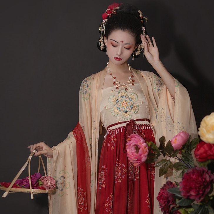 青渊原创正品汉服女唐制刺绣诃子裙忆萝绝美印...