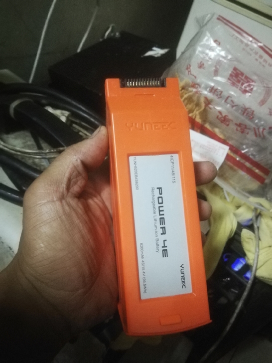 自提打包出YUNEEC昊翔H520E电池1...