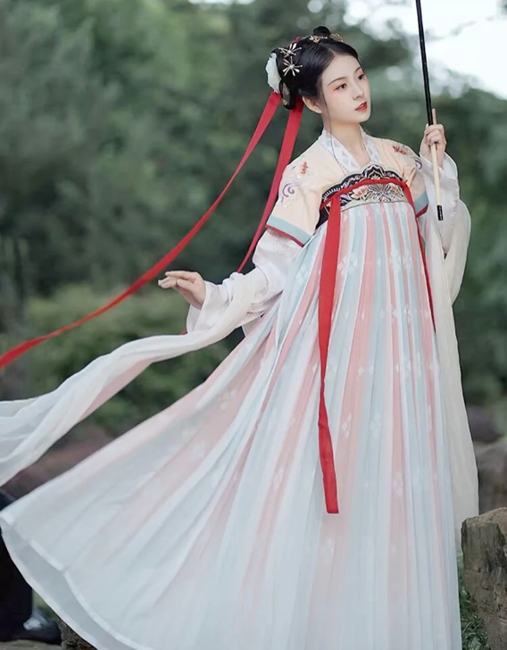 全新,仙楚姬家的汉元素,两片式的,原价13...