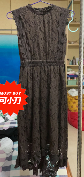深咖色蕾丝无袖收腰连衣裙