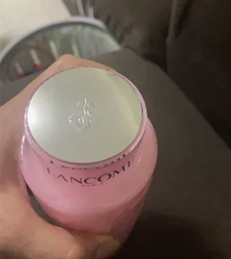 闲置一瓶兰蔻粉水400ml正品未拆封，随缘...