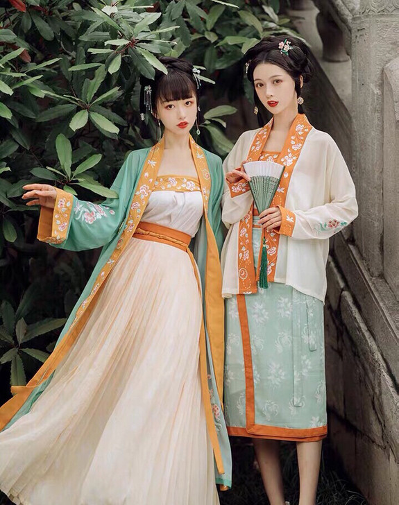 墨晨烟雨刺绣褙子闲置出