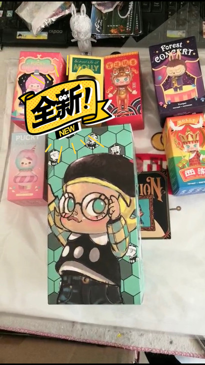 泡泡玛特 molly 老夫子手办