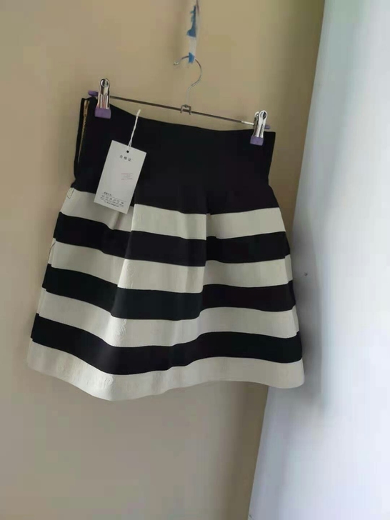 短裙，全新的腰部是高弹力的，