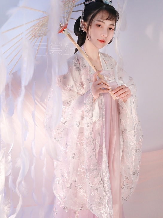 东月棠 民族装舞台装