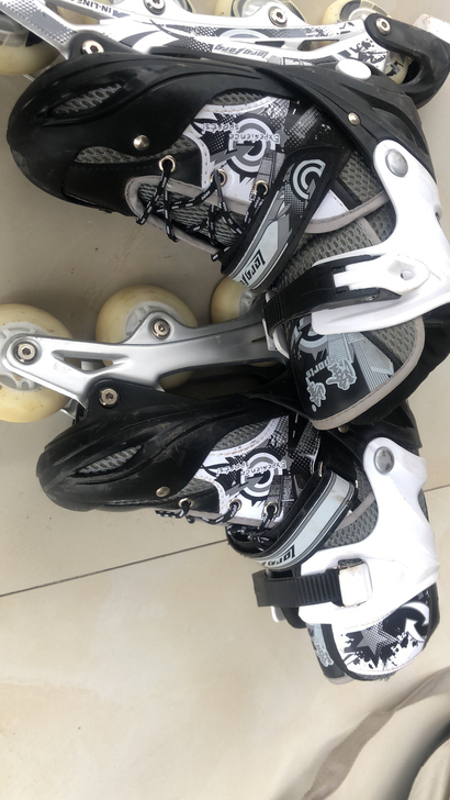 滑冰鞋39码，穿过一次，低价处理