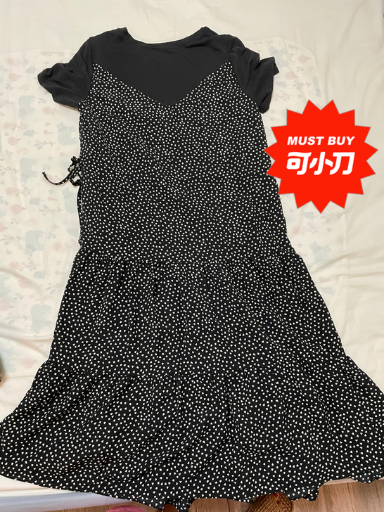 碎花小黑裙连衣裙