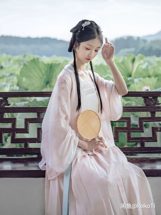 【收】褙子 类似下图  s码  价格看情况