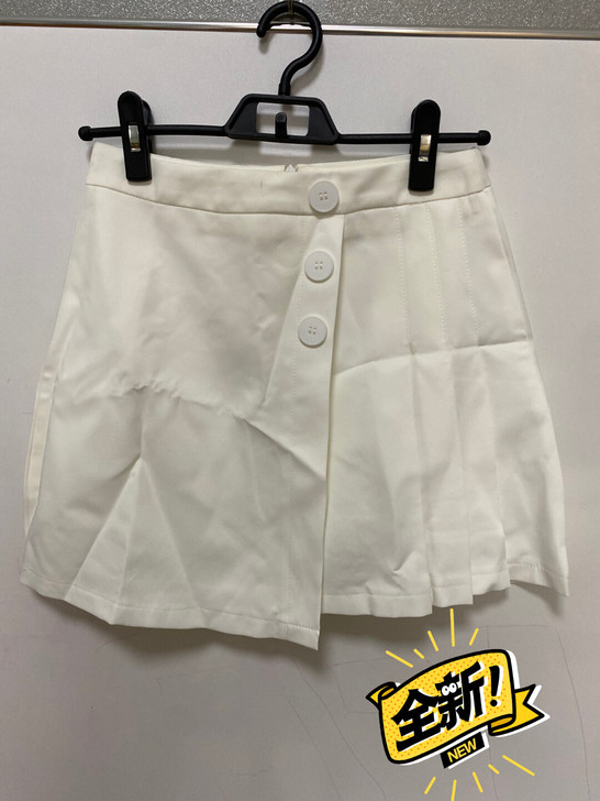 全新白色百褶半身裙，A字裙，超短裙，黑白两...