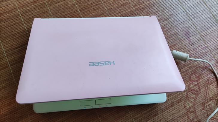 神舟优雅Q130C笔记本电脑，