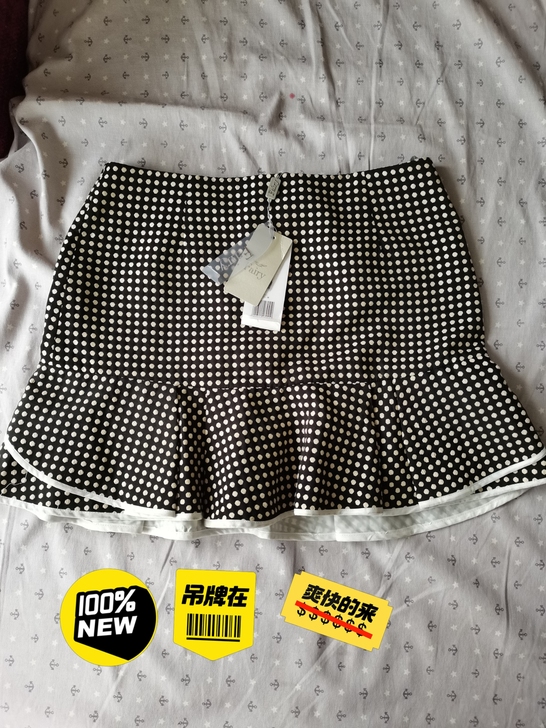 正品全新时尚短裙。面料质量好。鱼尾设计淑女...