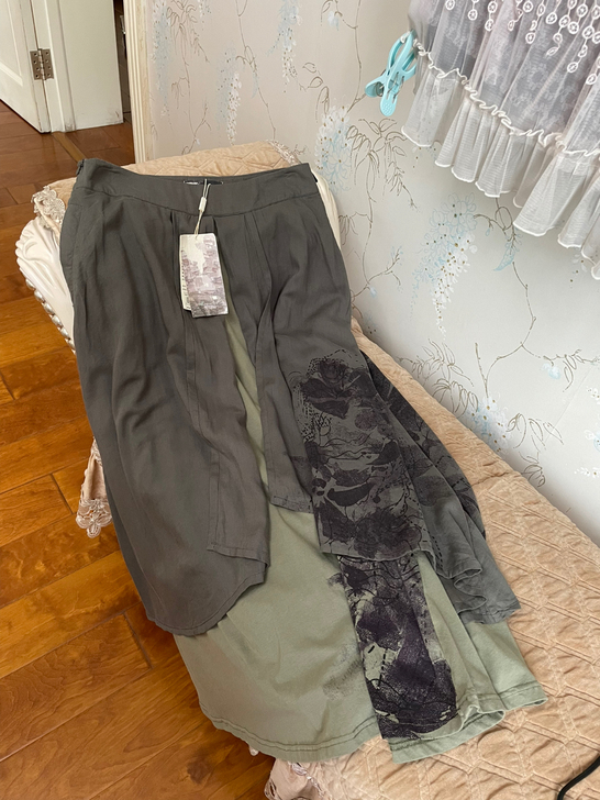 茵曼复古印花棉麻半身裙，全新带吊牌。面料柔...