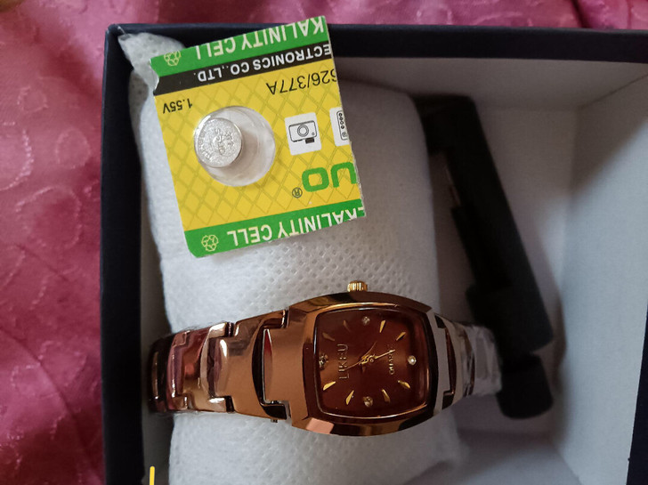 个人闲置物品，朋友送的礼物，自己有几个表了...