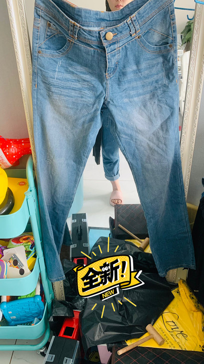 直筒牛仔裤