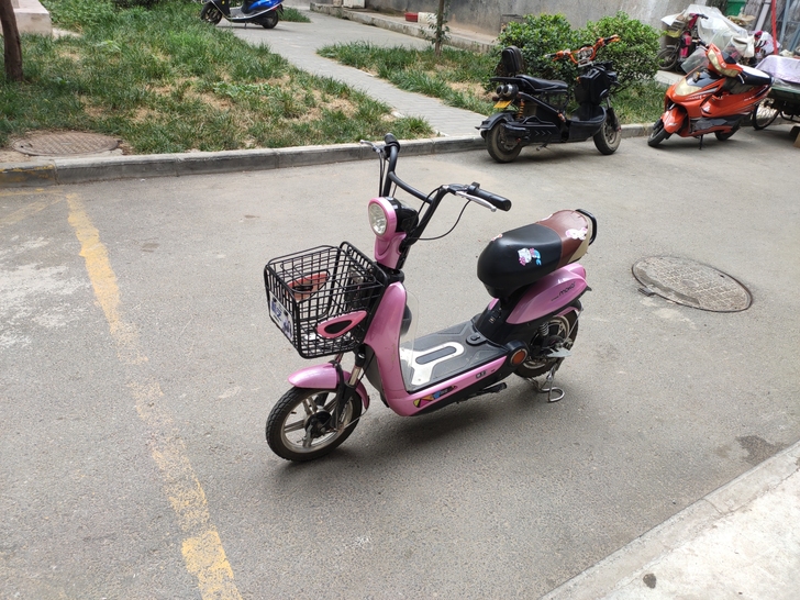 全部600，48付小电动车，续航二三十公里...