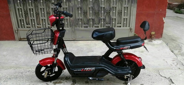 爱玛,雅迪等各大品牌都有,低价出售,电池保...