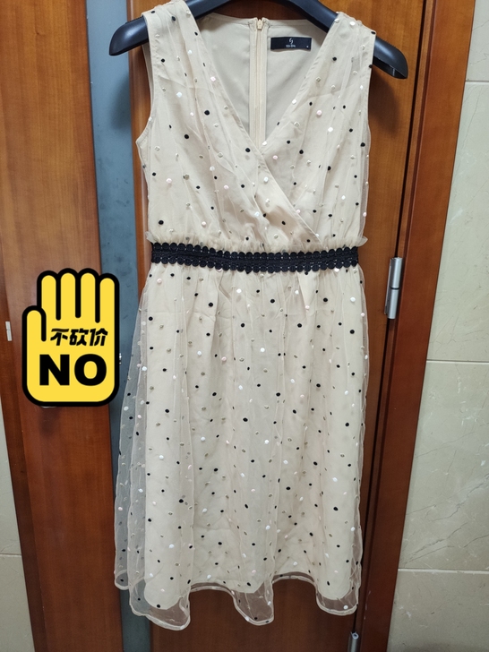 Yesjing点点家波点连衣裙m码，全新只...