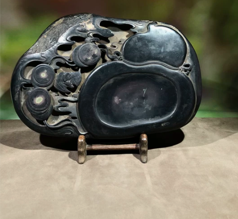 （清）   坑仔岩小端砚 石质可以，就是小