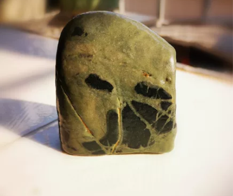 福建上杭汀江璧石 天然平底镇纸 水冲包浆好...