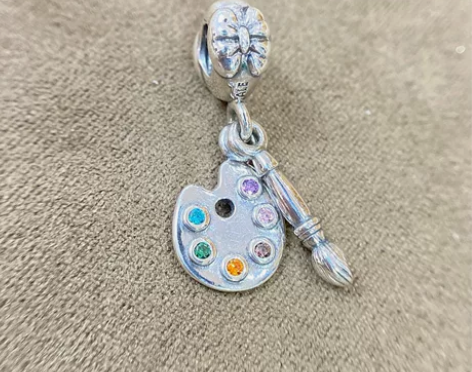 潘多拉绝版调色板吊坠 全新，细节如下，正品...