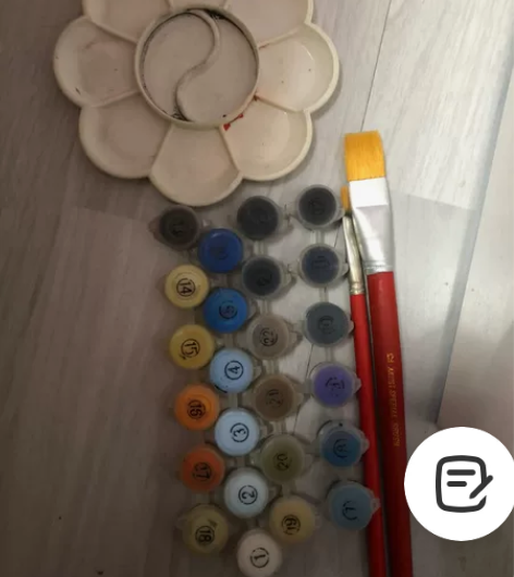 绘画全套:调色盘 水粉 水粉笔两只 感兴趣...