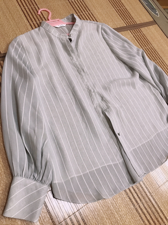 很好看的雪纺衬衫，垂坠感非常好，质量也很好...